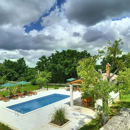 度假居 Heritage In Rojnici With Pool *