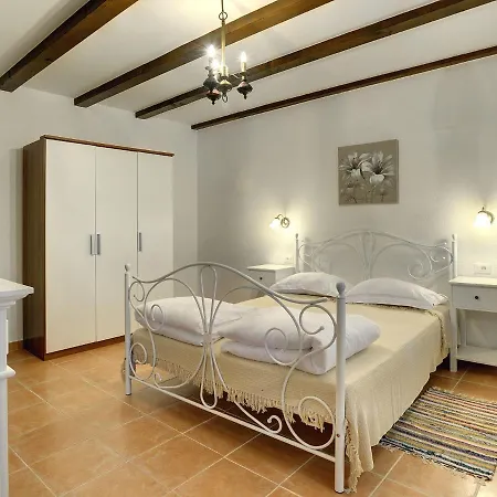 Σπίτι διακοπών In Rojnici With Private Pool