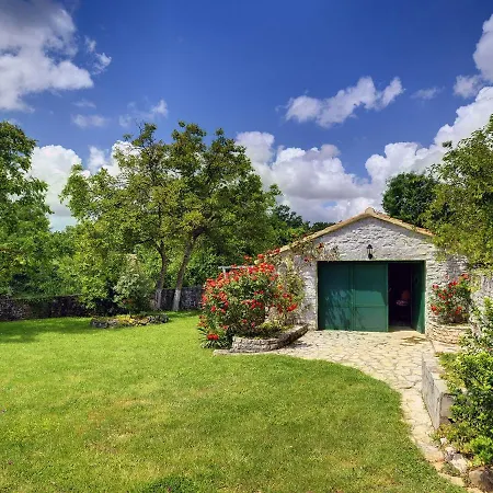 In Rojnici With Private Pool Barban