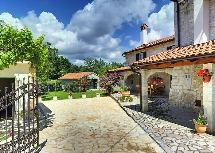 In Rojnici With Private Pool Σπίτι διακοπών