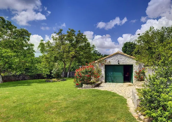 In Rojnici With Private Pool Barban