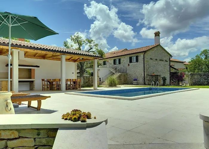 Σπίτι διακοπών In Rojnici With Private Pool