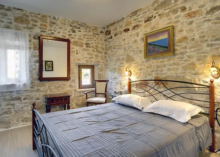 In Rojnici With Private Pool